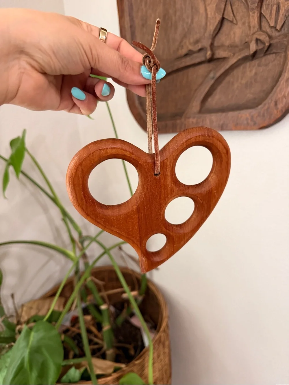 Vintage Wooden Heart Spaghetti Measurer 5 Holes Leather Loop